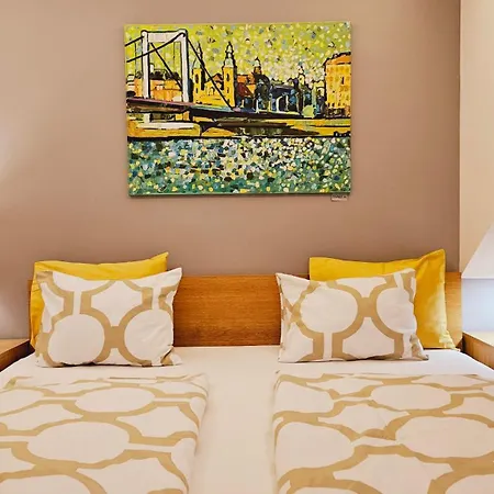 Budasmile At Buda Castle - Aircon & Free Parking Boedapest