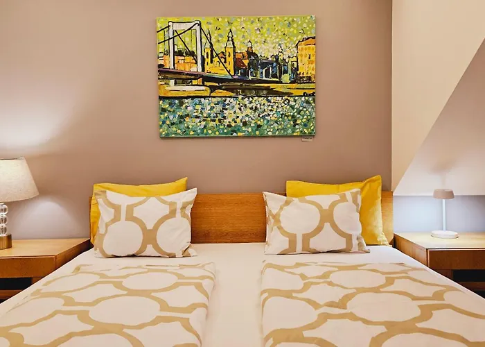 Budasmile At Buda Castle - Aircon & Free Parking Budapeste