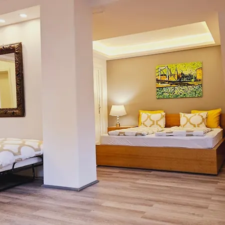 Budasmile At Buda Castle - Aircon & Free Parking Apartment