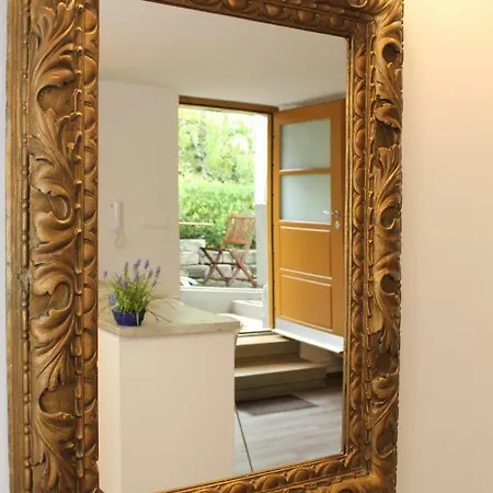 Budasmile At Buda Castle - Aircon & Free Parking Apartment *